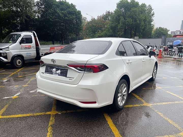 Фото 7 - Toyota Corolla