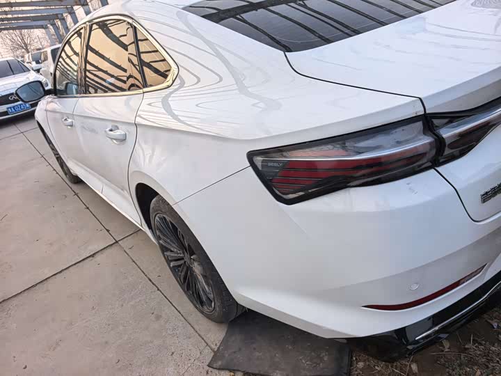 Фото 7 - Geely Preface L