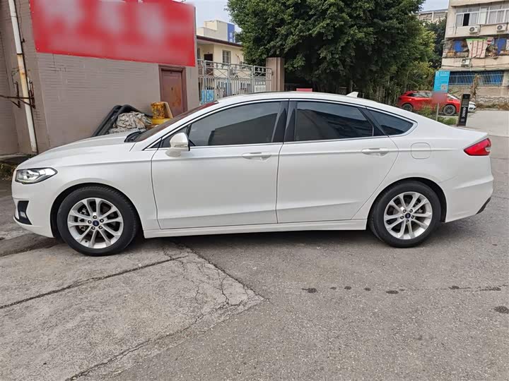 Фото 5 - Ford Mondeo