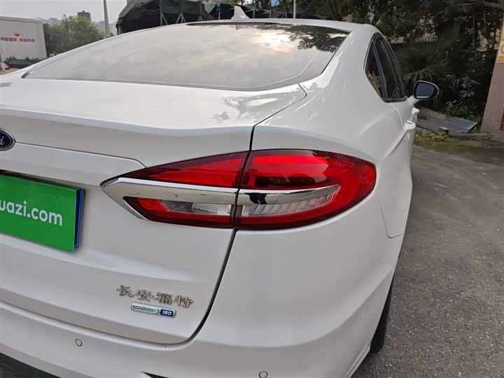 Фото 8 - Ford Mondeo