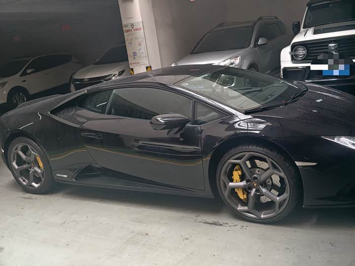 Фото 2 - Lamborghini Huracán