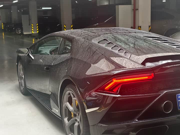 Фото 4 - Lamborghini Huracán