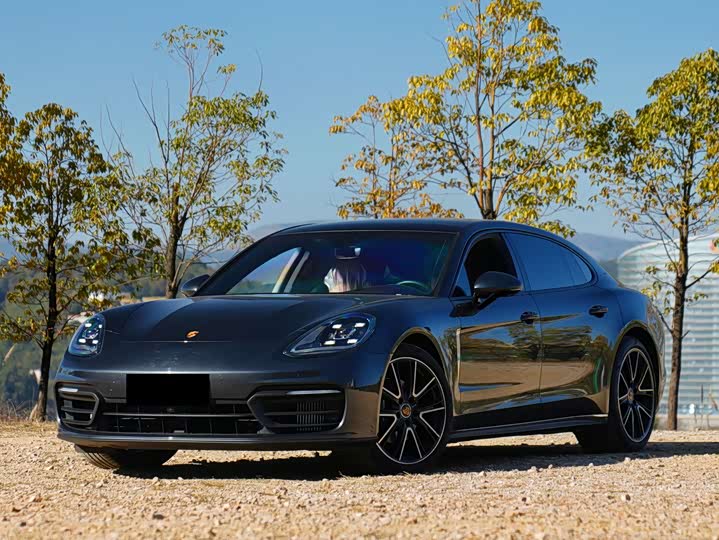 Фото 1 - Porsche Panamera