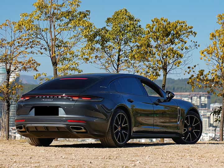 Фото 2 - Porsche Panamera