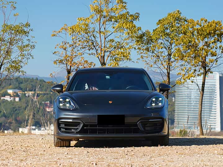 Фото 3 - Porsche Panamera