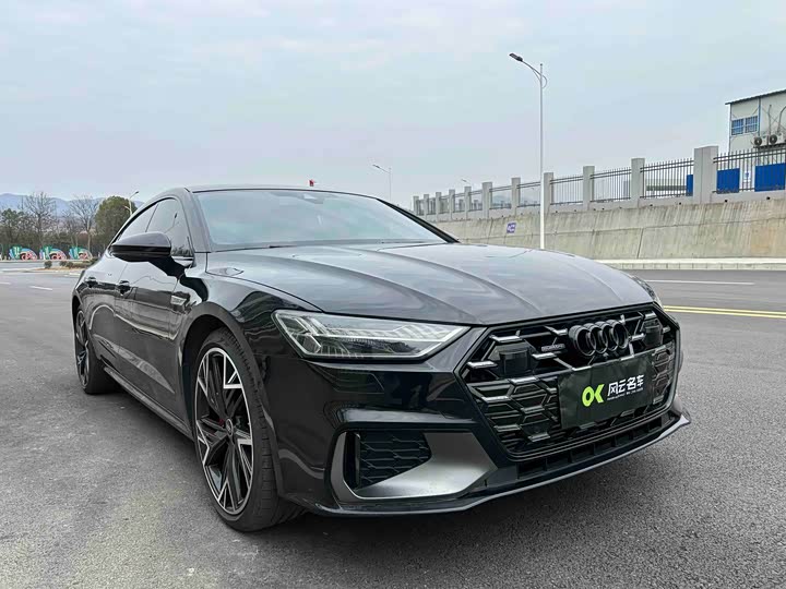 Фото 3 - Audi A7L