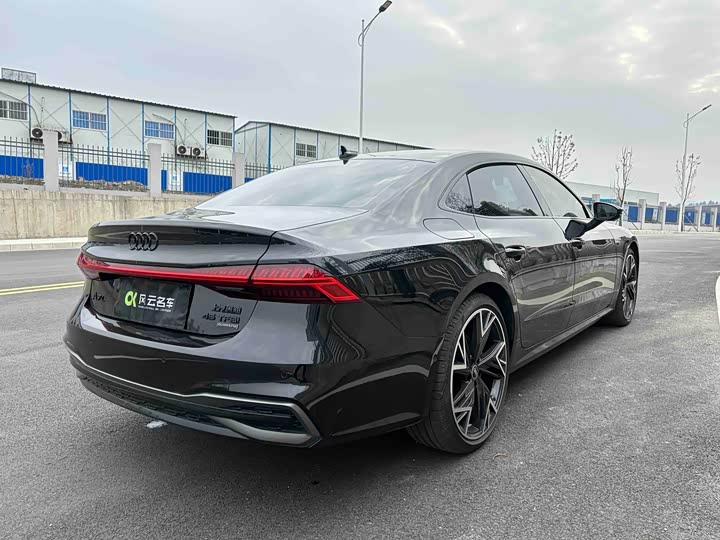Фото 5 - Audi A7L