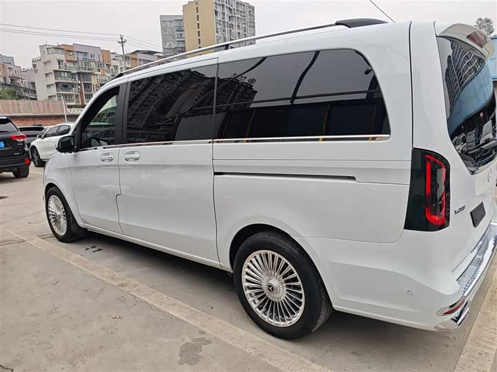 Фото 5 - Mercedes-Benz V-Class