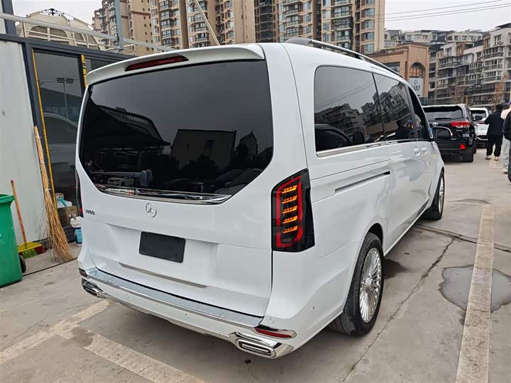 Фото 7 - Mercedes-Benz V-Class