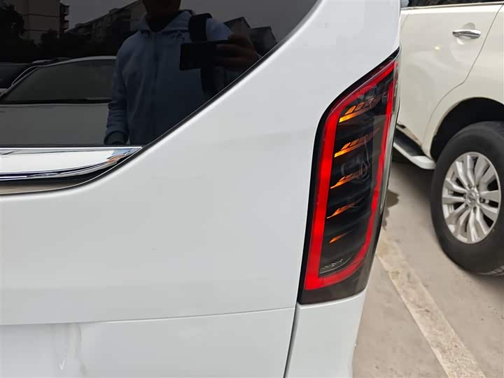 Фото 8 - Mercedes-Benz V-Class