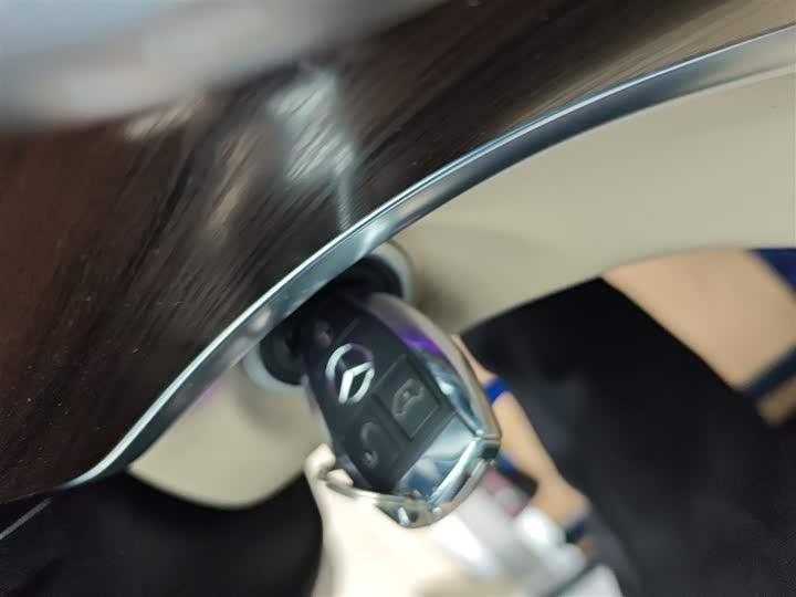 Фото 9 - Mercedes-Benz V-Class