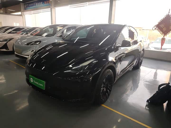 Фото 2 - Tesla Model Y