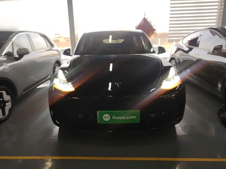 Фото 3 - Tesla Model Y