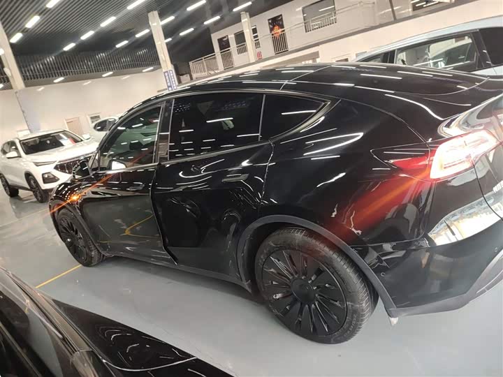 Фото 5 - Tesla Model Y