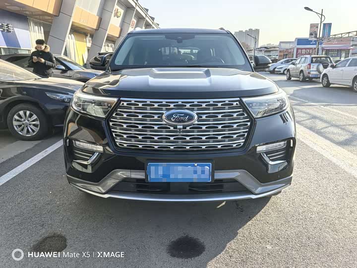 Фото 2 - Ford Explorer