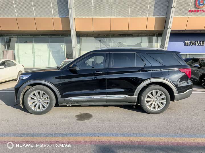 Фото 4 - Ford Explorer