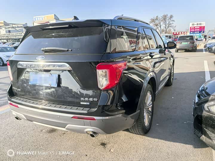 Фото 6 - Ford Explorer