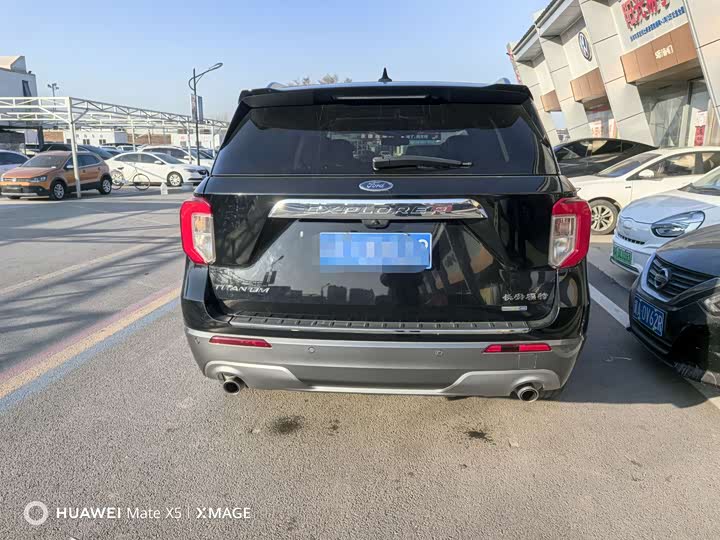 Фото 7 - Ford Explorer