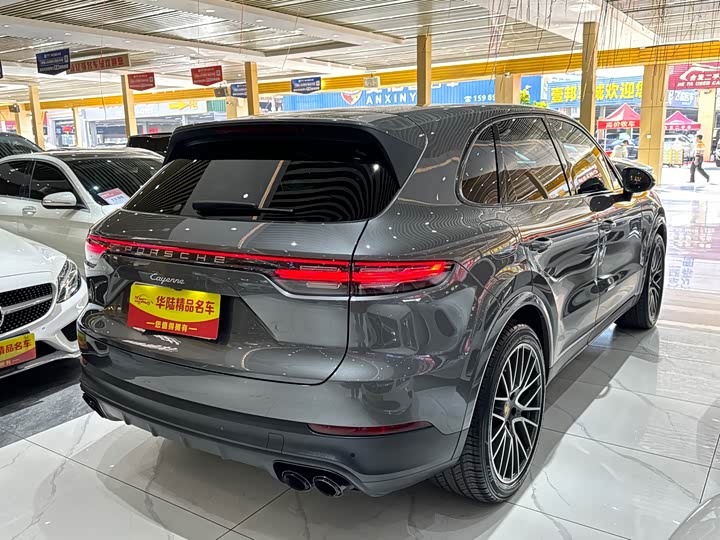 Фото 4 - Porsche Cayenne