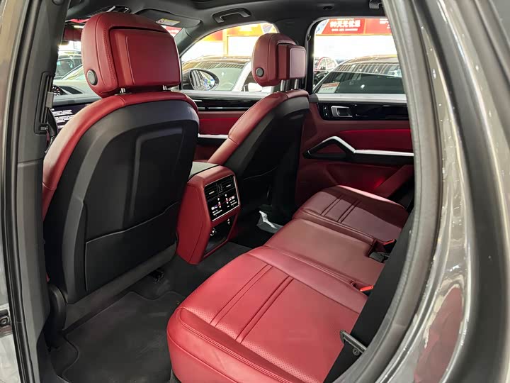 Фото 8 - Porsche Cayenne