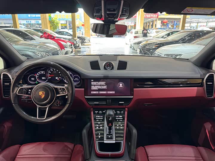 Фото 9 - Porsche Cayenne