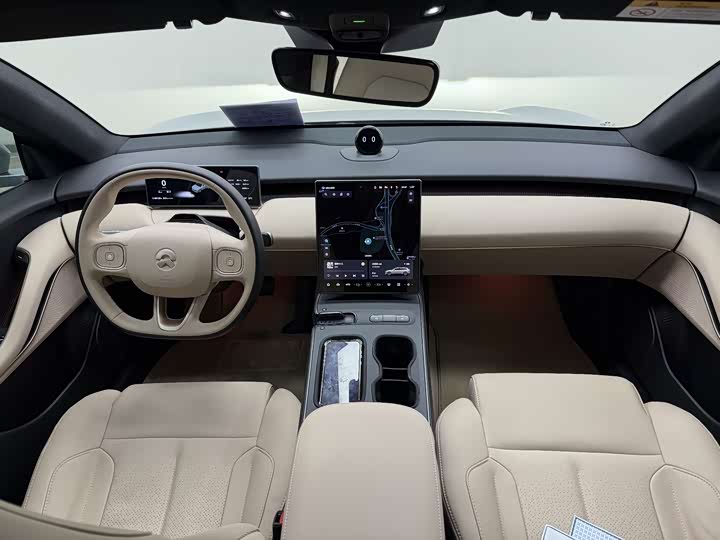 Фото 9 - Nio ET5T