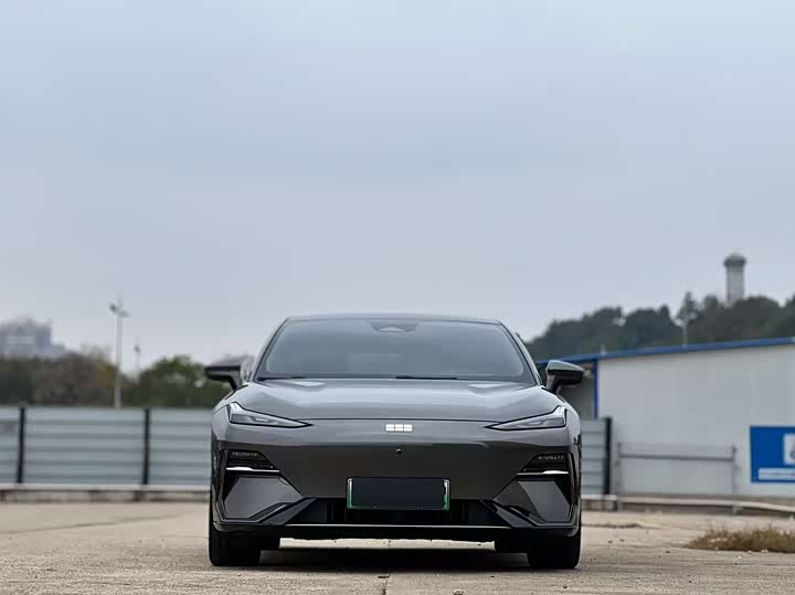 Фото 2 - Geely Galaxy E8