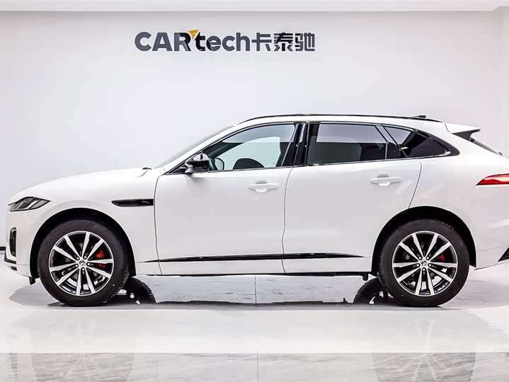 Фото 3 - Jaguar F-Pace