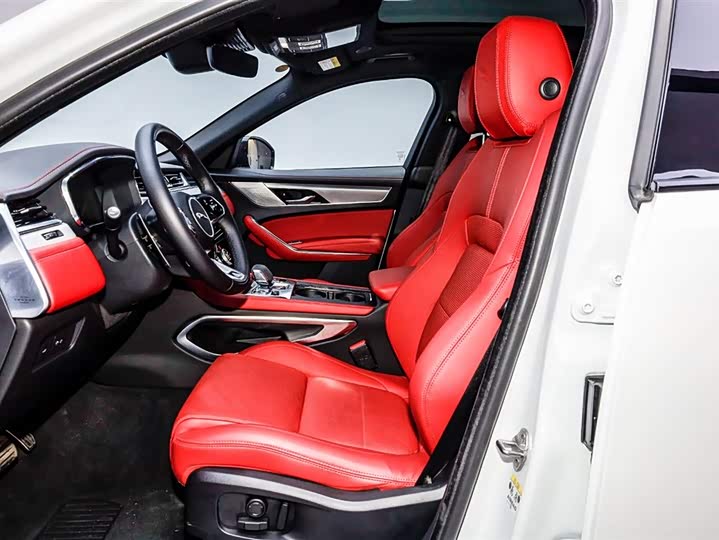 Фото 9 - Jaguar F-Pace