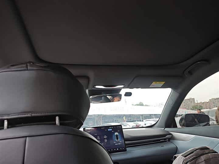 Фото 8 - Changan Deepal S05