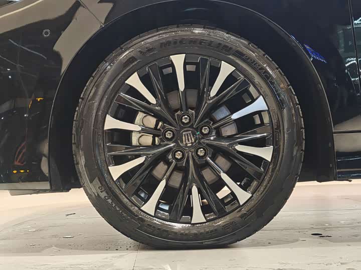 Фото 3 - Toyota Vellfire