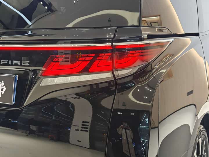 Фото 8 - Toyota Vellfire