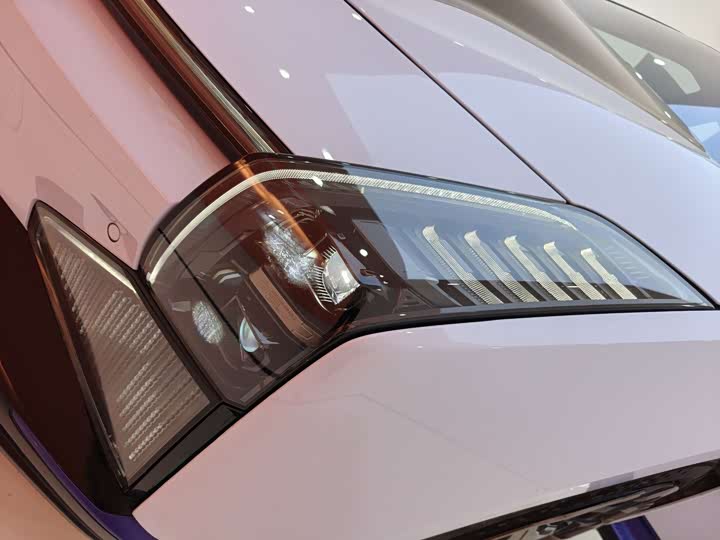 Фото 9 - HiPhi Z