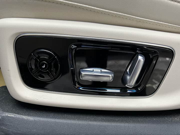 Фото 5 - LiXiang L9