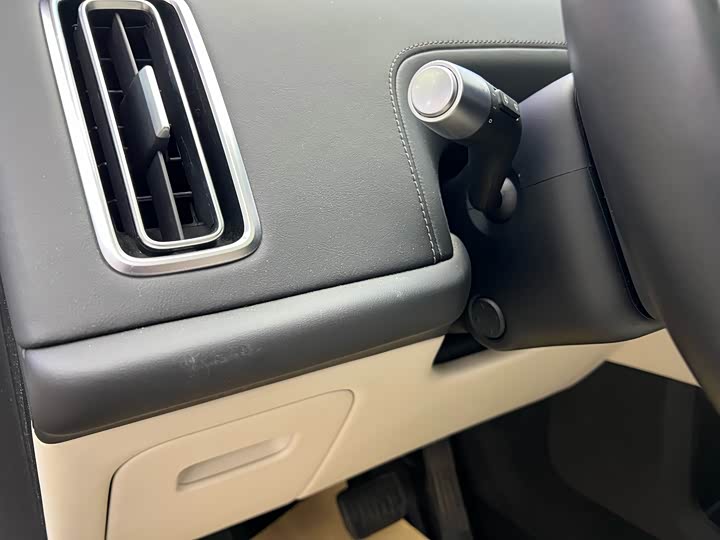 Фото 8 - LiXiang L9