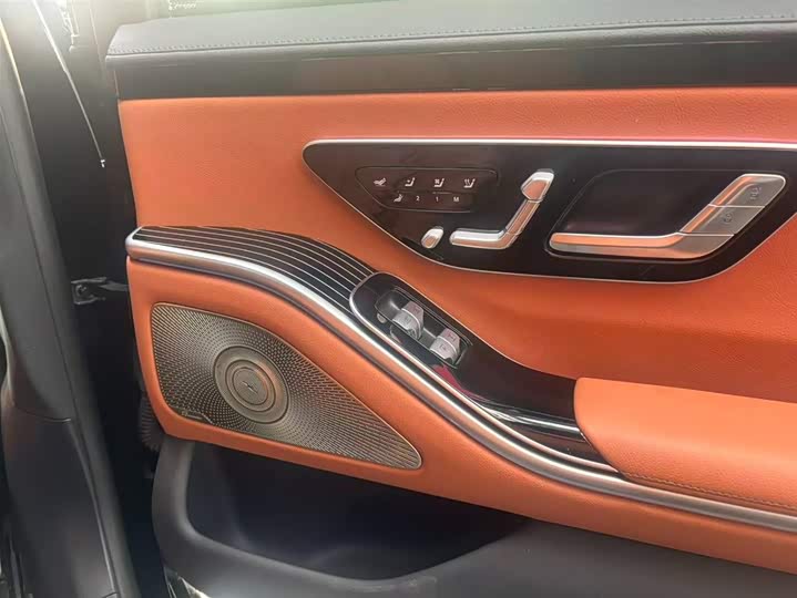 Фото 9 - Mercedes-Benz S-Class