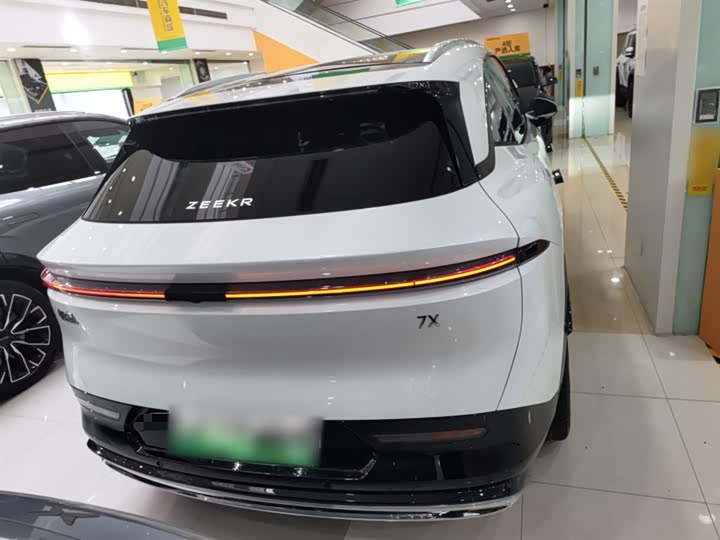 Фото 6 - Zeekr 7X