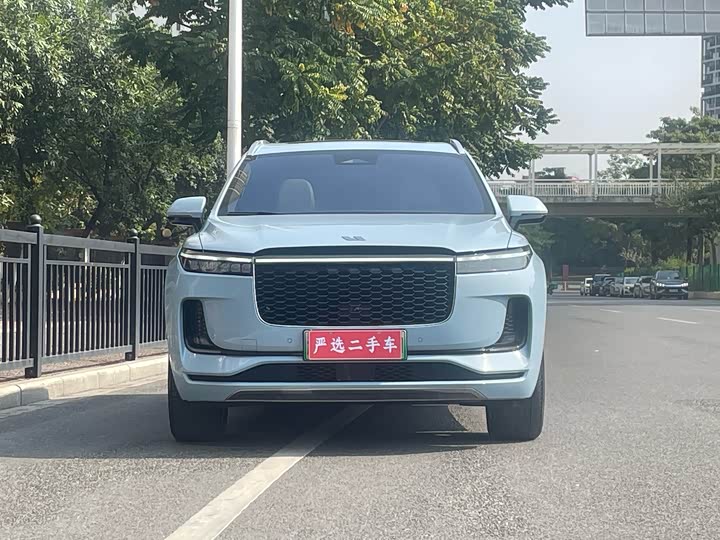 Фото 2 - LiXiang One