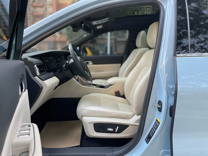 Фото 8 - LiXiang One