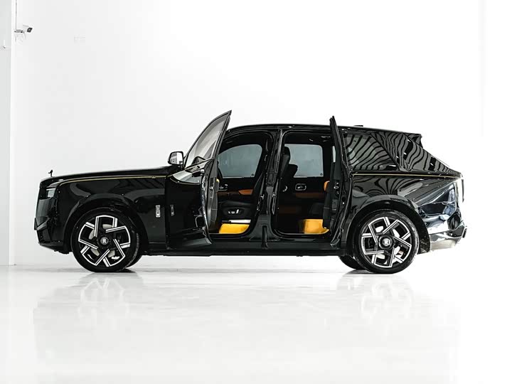 Фото 3 - Rolls-Royce Cullinan