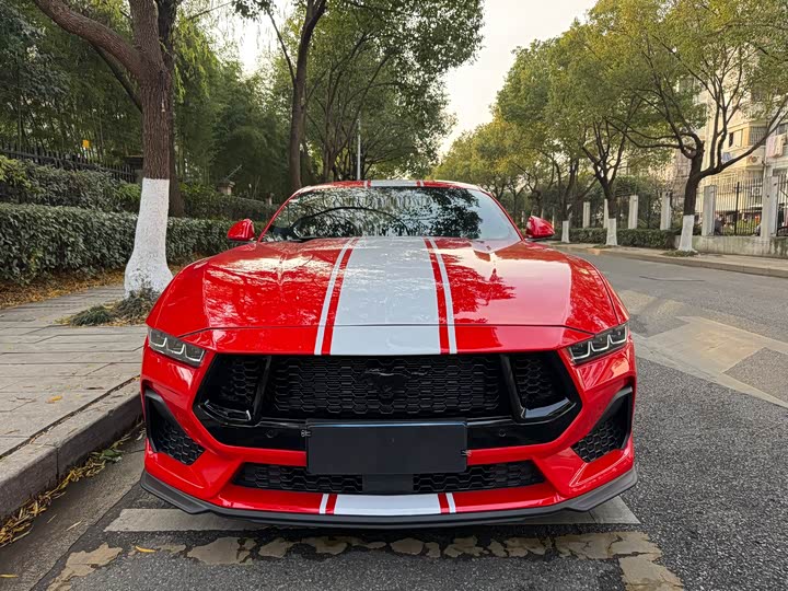 Фото 2 - Ford Mustang