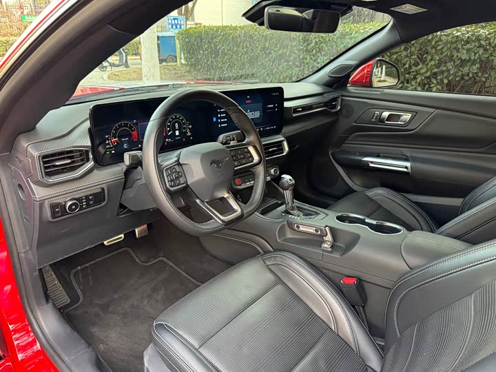 Фото 6 - Ford Mustang