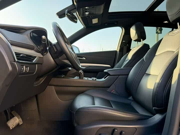 Фото 4 - Cadillac XT4