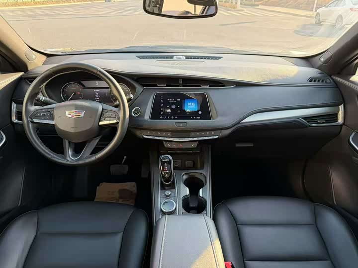 Фото 5 - Cadillac XT4