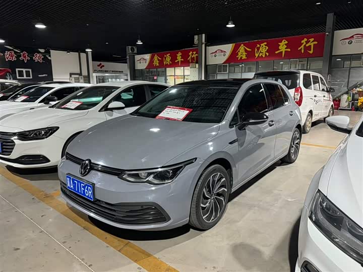 Фото 2 - Volkswagen Golf