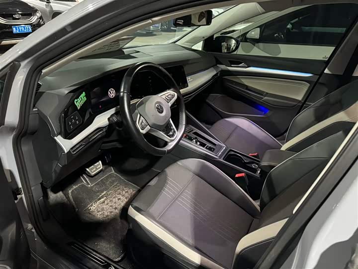 Фото 7 - Volkswagen Golf