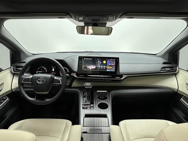 Фото 9 - Toyota Sienna