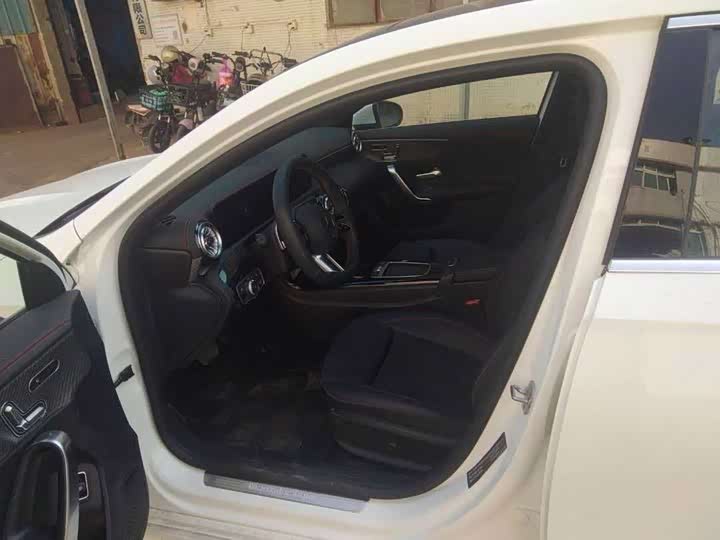 Фото 7 - Mercedes-Benz A-Class