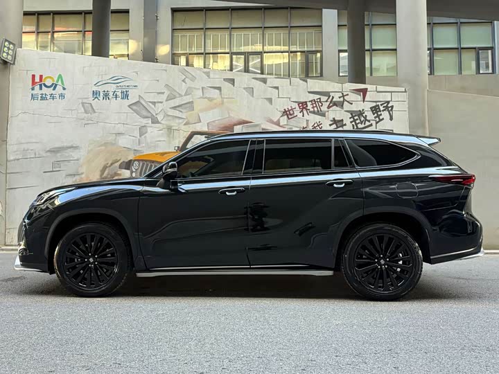 Фото 3 - Toyota Crown Kluger