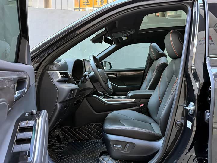 Фото 9 - Toyota Crown Kluger